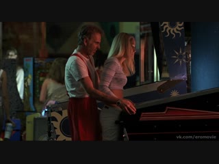 bad santa, teaches a girl how to play pinball - bad santa (2003)