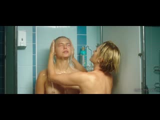 taisiya vilkova and victoria tolstoganova take a shower